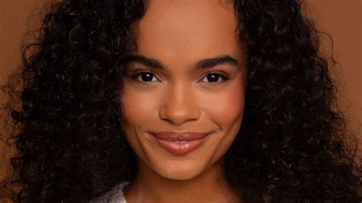 How Old Is Lorna Watson? A Comprehensive Guide to Her Age, Career, and Life