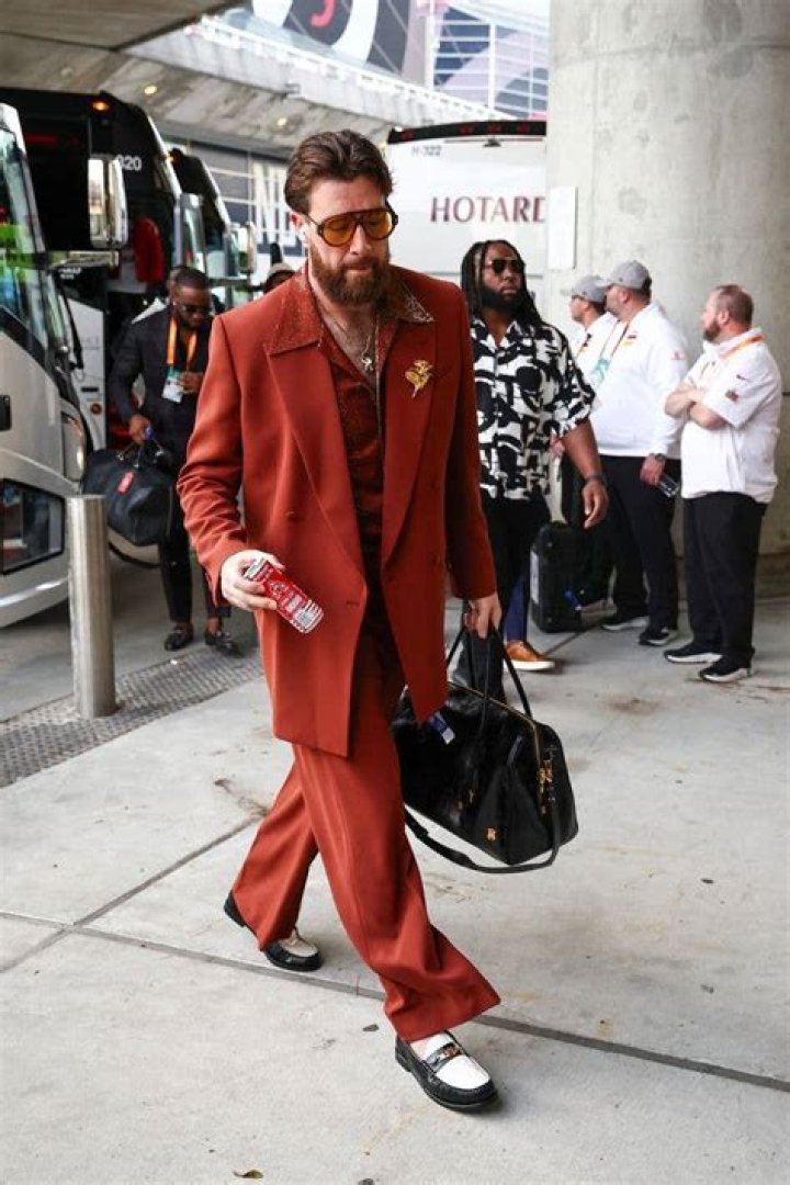 Travis Kelce Eye Color: Unveiling the Mystery Behind the NFL Star&rsquo;s Striking Gaze